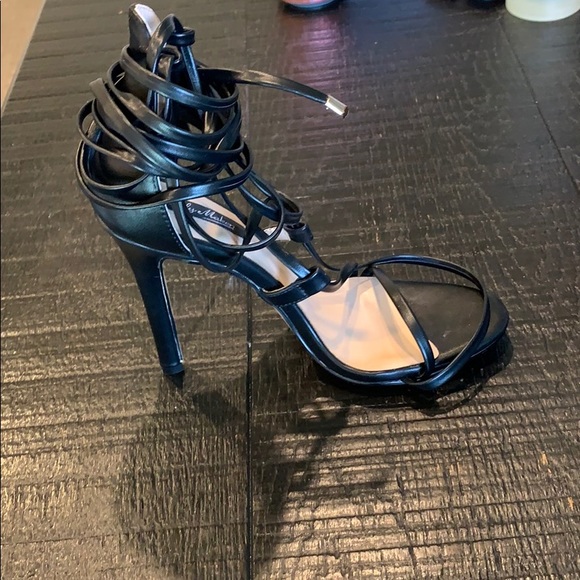 Sexy Stappy Heels - Picture 3 of 4